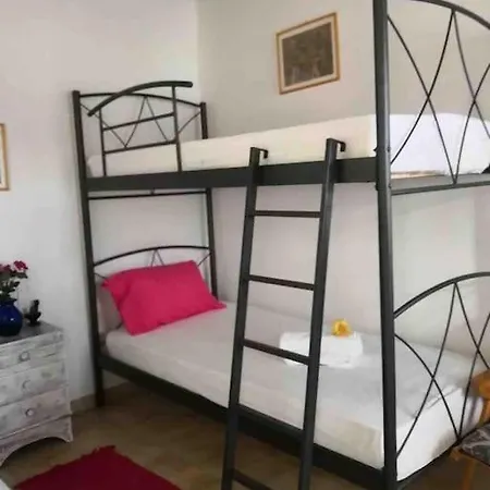 Stone-paved Family Heaven Hébergement de vacances Katakolo