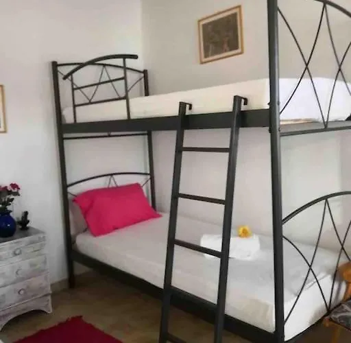 Stone-paved Family Heaven Hébergement de vacances Katakolo